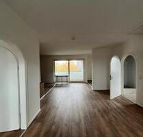 2-Zimmer Wohnung 2.OG Terrasse Balkon City Stellplatz Badewanne - Detmold