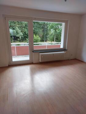 Foto - Wg Zimmer zu Vermieten - 320,00&nbsp;EUR Kaltmiete, ca.&nbsp; 75,00&nbsp;m&sup2;