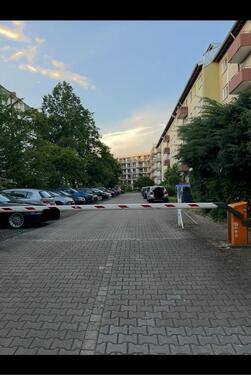 Foto - Parkplatz Auto Parkplatz außenstellplatz