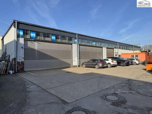 Foto - Beheizte Lagerhalle mit Damen- & Herren-WC, zwei großen Toren und Grube