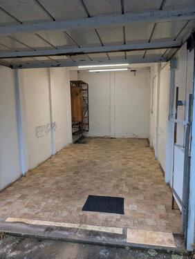 Foto - gepflegte Garage in zentraler Lage am Schwanenteich