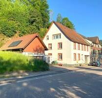 Haus zu verkaufen 77793 Gutach - 277.000,00&nbsp;EUR Kaufpreis, ca.&nbsp; 250,00&nbsp;m&sup2; in Gutach (Schwarzwaldbahn) (PLZ: 77793)