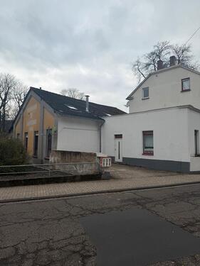 Foto - 18 Zimmer Mehrfamilienhaus, Wohnhaus in Rheinbrohl