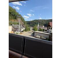 Renovierte 4-Zi.-Wohnung (104 m²) mit Balkon, EBK + Garage - Lauterbach