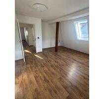 KM 700€ Dachgeschosswohnung in Aidlingen