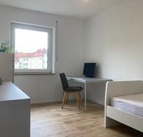 3er WG mit Wohnzimmer - Frisch Saniert - Erstbezug - Nürnberg Eberhardshof