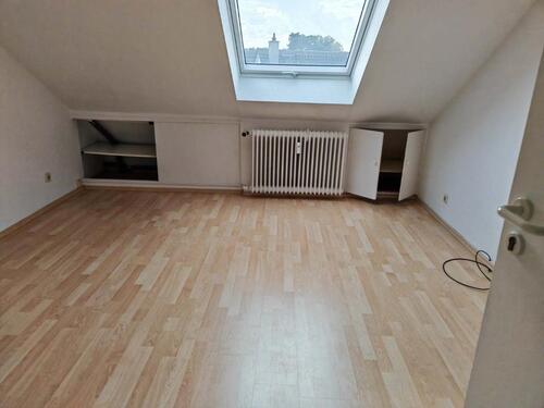 Foto - 2.5 Zimmer Dachgeschoßwohnung zur Miete in Frankfurt am Main