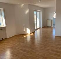 Wohnung in Röthlein - 1.220,00&nbsp;EUR Kaltmiete, ca.&nbsp; 111,00&nbsp;m&sup2; in Schweinfurt (PLZ: 97421) Gartenstadt