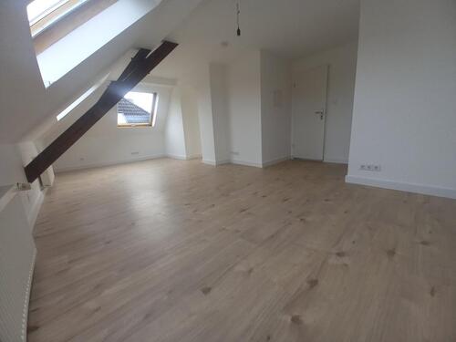 Foto - Helle 2- Zimmer Dachgeschosswohnung 70m² nähe Prosper