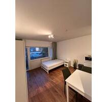 Möblierte Wohnung in Frankfurt-Hausen mit Balkon - Frankfurt am Main Mitte-West