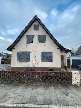 Foto - Teil-Saniertes Einfamilienhaus mit Entwicklungspotenzial