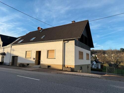Foto - Einfamilienhaus mit ca. 200 m² Wohnfläche und 100 m² Keller
