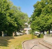 Attraktive 2-Zimmer-ETW mit Balkon & Aufzug und TG-St. in Monheim - Monheim am Rhein