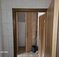 1-Zimmer-Wohnung mit Aufzug, Keller und Tiefgaragenstellplatz in - Solingen Wald