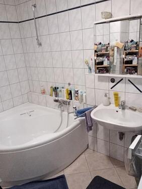 Foto - 2. Zimmer-Wohnung plus Küche, mit Balkon zum Hinterhof