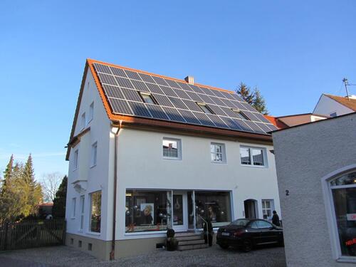 Foto - Gewebefläche für z.B. Friseurladen, Versicherung im Zentrum