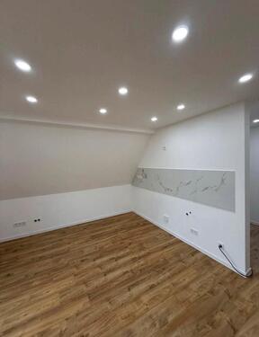 Foto - FRISCH RENOVIERTE WOHNUNG - ERSTBEZUG FÜẞGÄNGERZONE