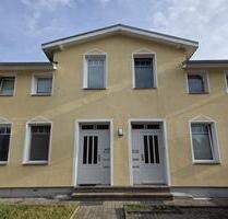 Möblierte 2-Zimmer-Altbauwohnung mit Terrasse, Garten & Stellplatz – 5 Min. zum Bahnhof Bad Schwartau