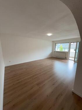 Foto - Renovierte 3 Zimmer Wohnung mit 2 Balkonen, Stellplatz in Brühl