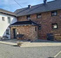 Bauernhof (Wohnhaus saniert, Scheune, Obstbaumwiese) bei Nideggen