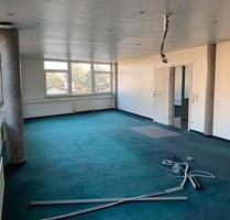 298 m² universelle Bürofläche für mittlere Teams in Fellbach