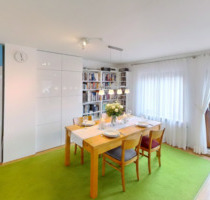 Lichtdurchflutete DG‑Wohnung mit Loggia, EBK und Stellplatz - Großbettlingen