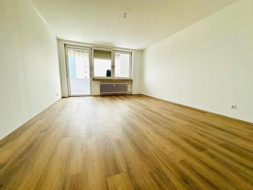 Foto - Apartment mit Loggia und neuer EBK - Frei ab 01.02.