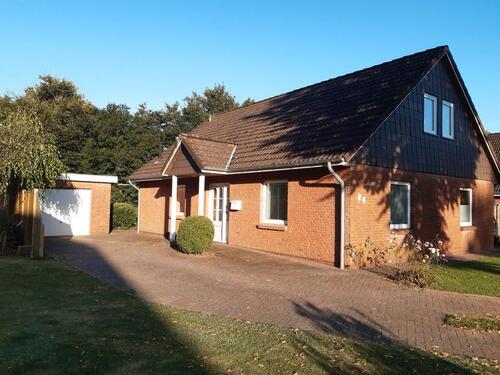 Foto - Geräumiges Einfamilienhaus mit Ausbaupotenzial und Garage