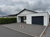 Foto - Moderner Bungalow mit Garage und 4 Zimmer - Wohnfäche 154 m²