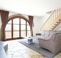 Voll möbliert 2,5 Zimmer Maisonette Wohnung mit schöner Aussicht - Mundelsheim