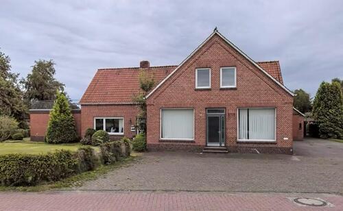 Foto - Großes Familienhaus mit Gewerbeanteil und großem Grundstück