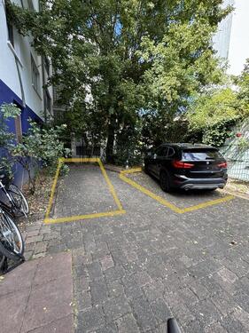 Foto - Stellplatz in ruhigem Hinterhof in Frankfurt-Hausen