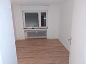 Foto - Wickrath renovierte EG Wohnung 3 Zimmer KDB Südbalkon Laminat,