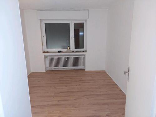 Foto - Wickrath renovierte EG Wohnung 3 Zimmer KDB Südbalkon Laminat,