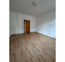 Frisch renovierte 4,5-Zi.-Wohnung (ca. 103 m²) in GE – neue Böden, hell & großzügig + Gartennutzung - Gelsenkirchen