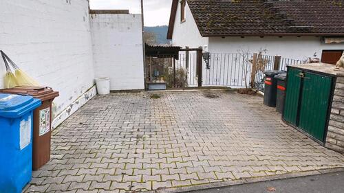 Foto - PKW Stellplätze Würzburg - Dürrbachau zu vermieten