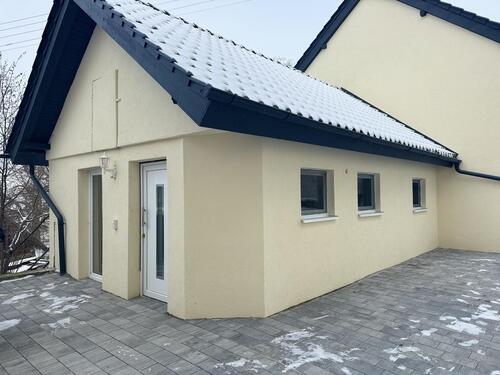 Foto - Modernisierte 2-Zimmer-Bungalow-Wohnung mit voll ausgestatteter Küche und Bad sowie Terrasse