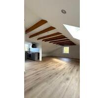 Für Pendler: Moderne 2-Zimmer-DG-Wohnung in Bad Friedrichshall