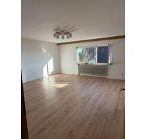 Helle 5-Zimmer Wohnung mit Balkon und Einbauküche in Rutesheim