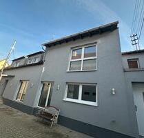 Modernisiertes Haus- und Hofanwesen in Ruchheim - Ludwigshafen am Rhein Ludwigshafen-Oggersheim