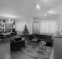 ruhige, sanierte 2-Zi-Whg. (70 qm) im 5. OG in Berlin Charlottbg.