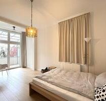 Lichtdurchflutete möblierte 3-Zimmer-Wohnung mit zwei Balkonen in beliebter Lage - Stuttgart Stuttgart-West