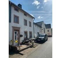 Einfamilienhaus mit Ausbaureserve Garage und Garten in Oberweis - Rittersdorf