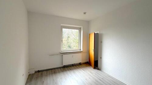 Foto - frisch renovierte 2-Zi-Whg gute ÖPNV-Anbindung ab sofort