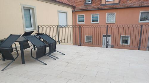 Foto - modernes WG-Zimmer in komplett ausgestatteter WG