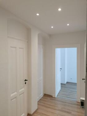 Foto - 2-Zi-Altbau-Traum, renoviert, mit Einbauküche, Tageslichtbad und Badewanne