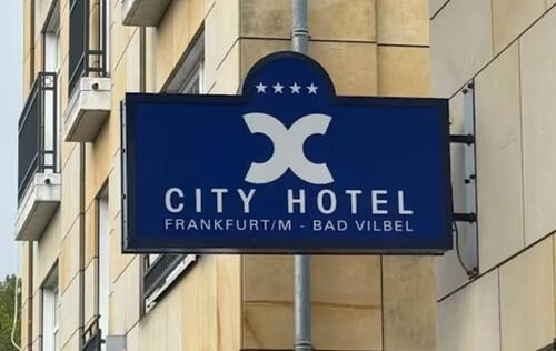 Foto - Tiefgaragenstellplatz in Bad Vilbel zu vermieten – City Hotel