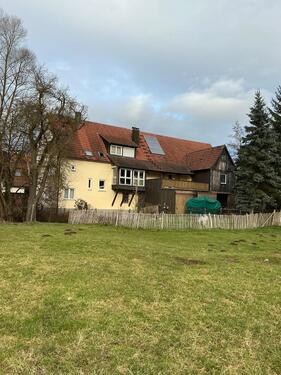 Foto - Haus mit Scheune und 3 Garagen und angrenzender Weide