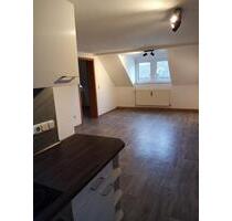 schöne DG-Wohnung, 60 m2, für Single oder Paar in Wunsiedel