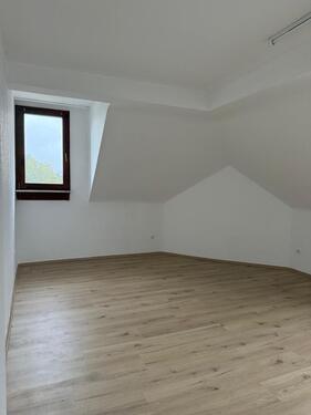 Foto - Helle Dachgeschosswohnung in der Oberhausener Innenstadt